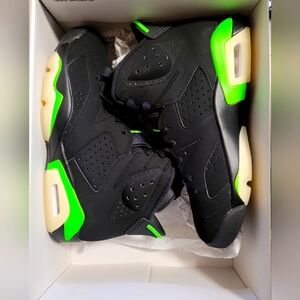 Air jordan 6 retro size M9 W10.5 Black Electric green